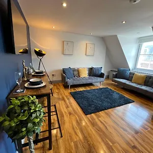 magnificent-one-bed-penthouse.hotelsin-nottingham.com/